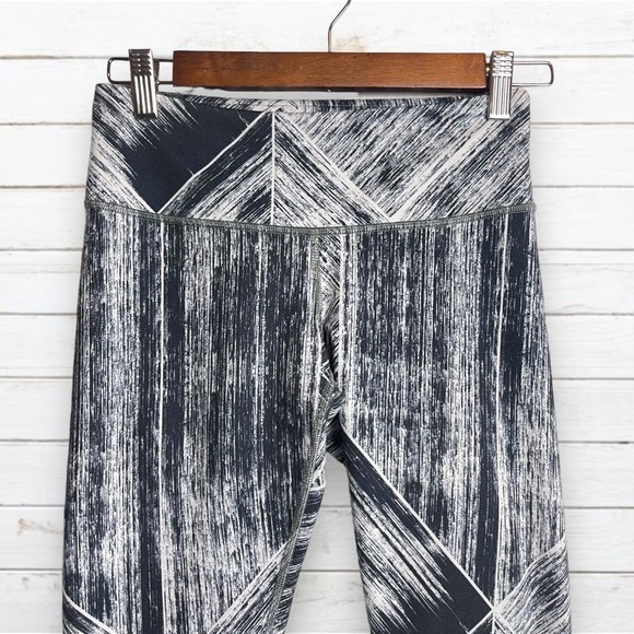 Lululemon Leggings Size 4 Wunder Under Leggings White Black - Picture 3 of 7